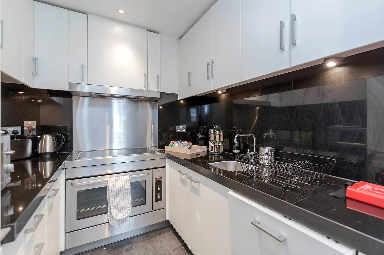 Excel Apartment For Business Travellers London