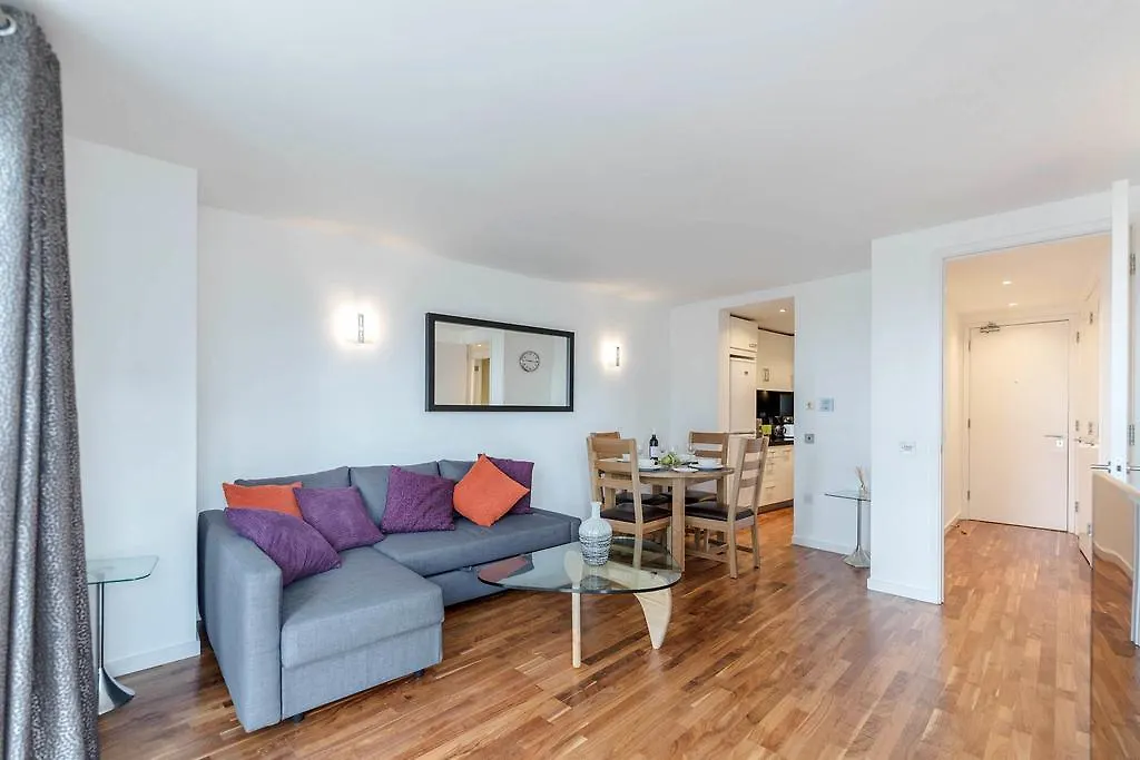 Excel Apartment For Business Travellers London