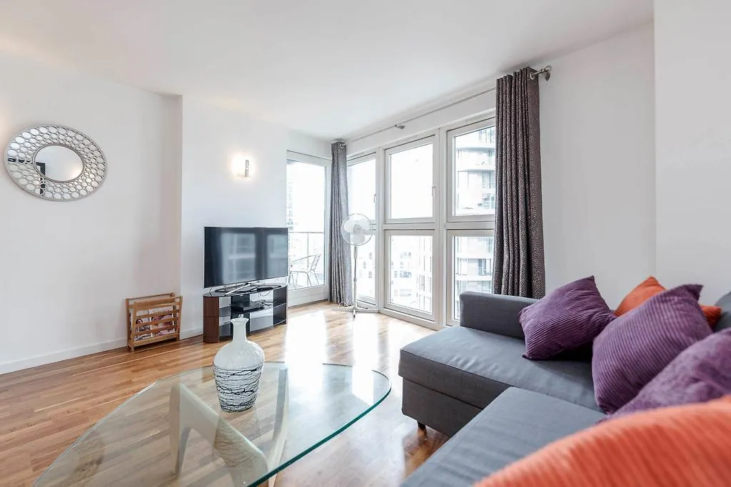 Excel Apartment For Business Travellers London