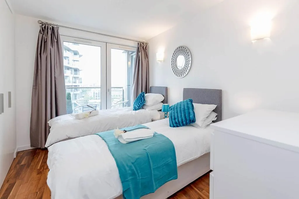 Excel Apartment For Business Travellers London