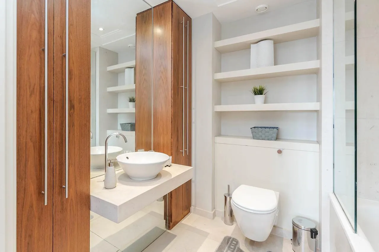 Excel Apartment For Business Travellers London