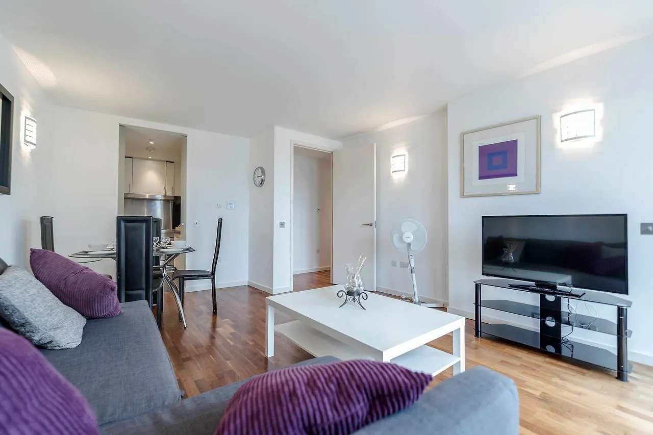 Excel Apartment For Business Travellers London