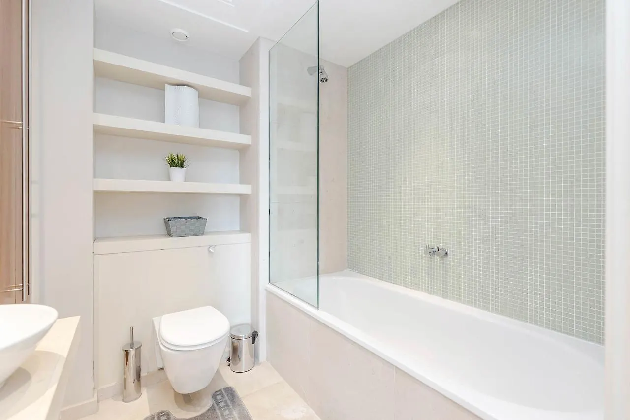 Excel Apartment For Business Travellers London